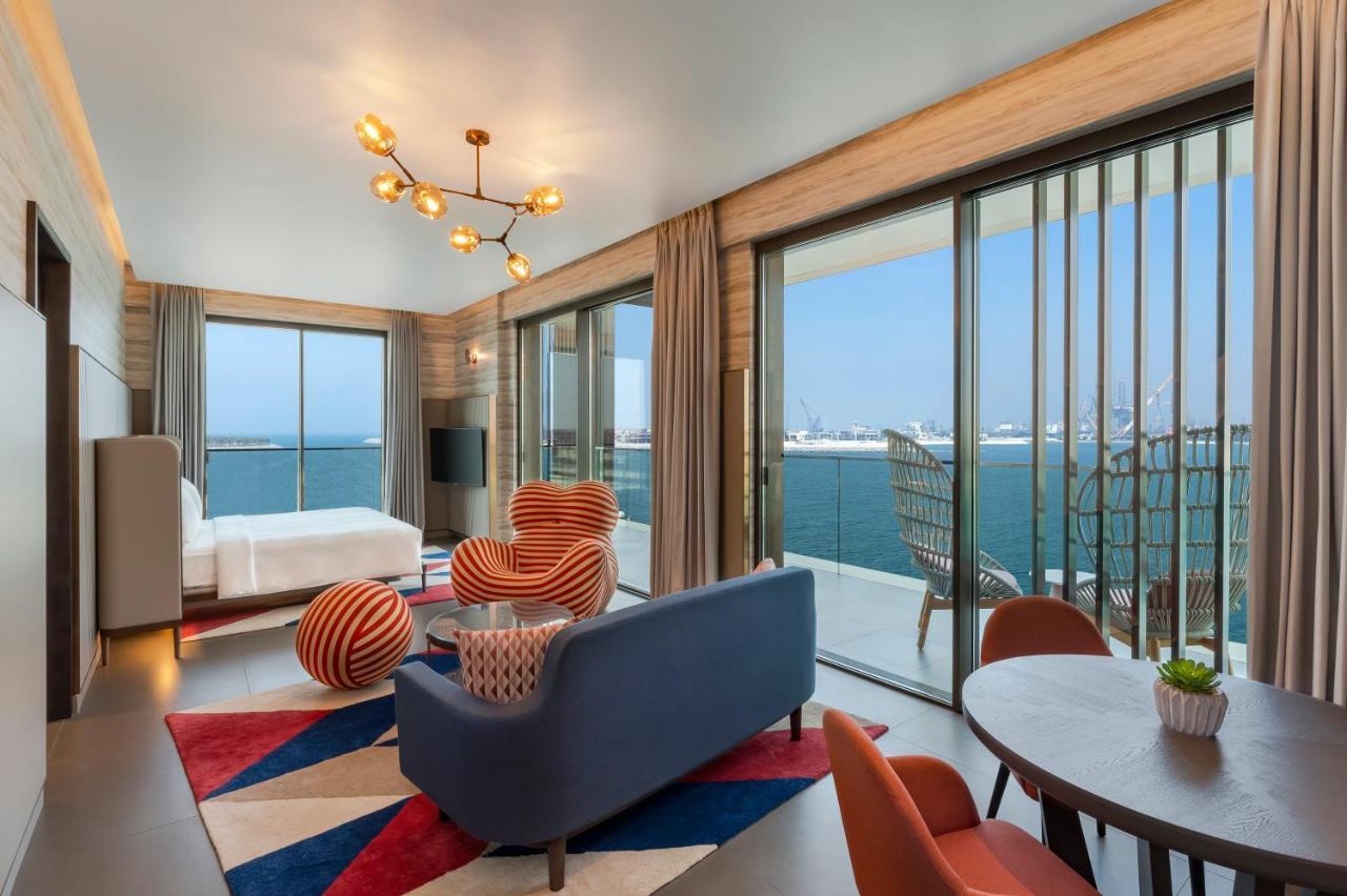 Hyatt Centric Jumeirah Dubai Luaran gambar A suite at the hotel