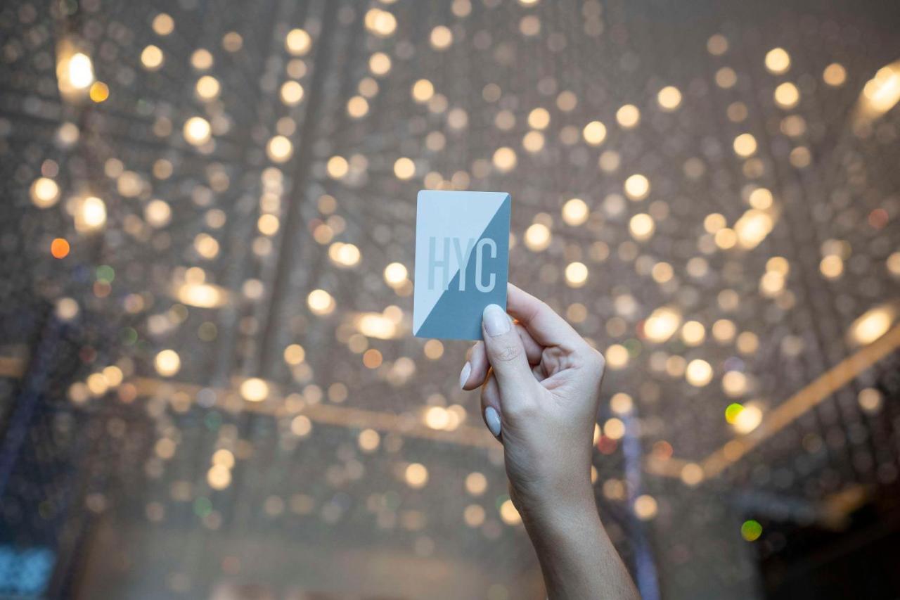 Hyatt Centric Jumeirah Dubai Luaran gambar A card for the HVC