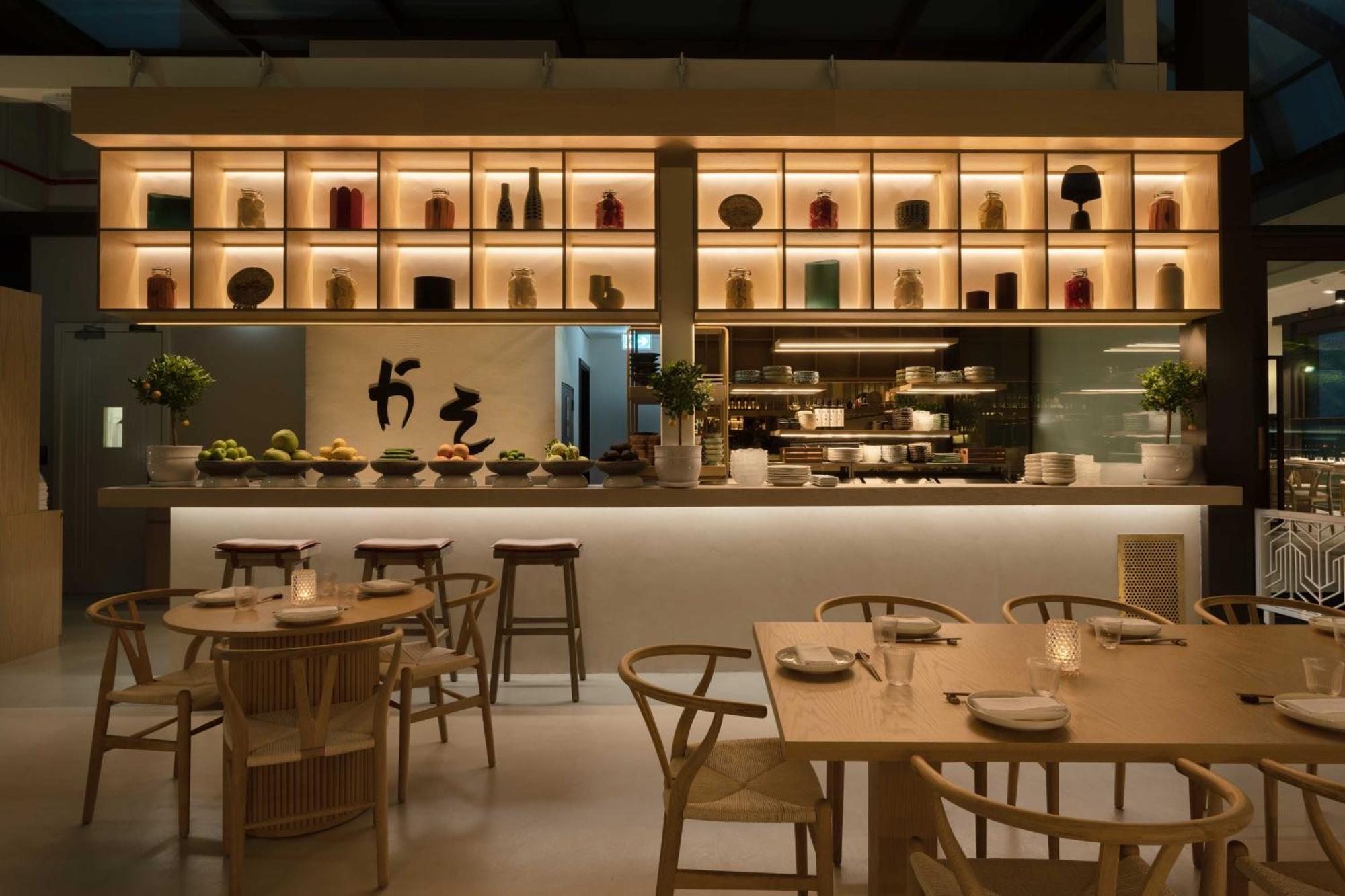 Hyatt Centric Jumeirah Dubai Luaran gambar Interior of the restaurant