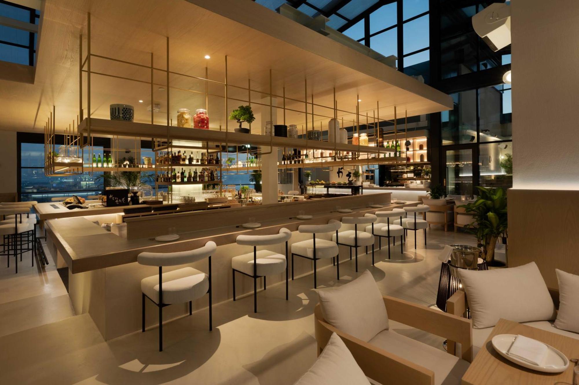 Hyatt Centric Jumeirah Dubai Luaran gambar The interior of the restaurant