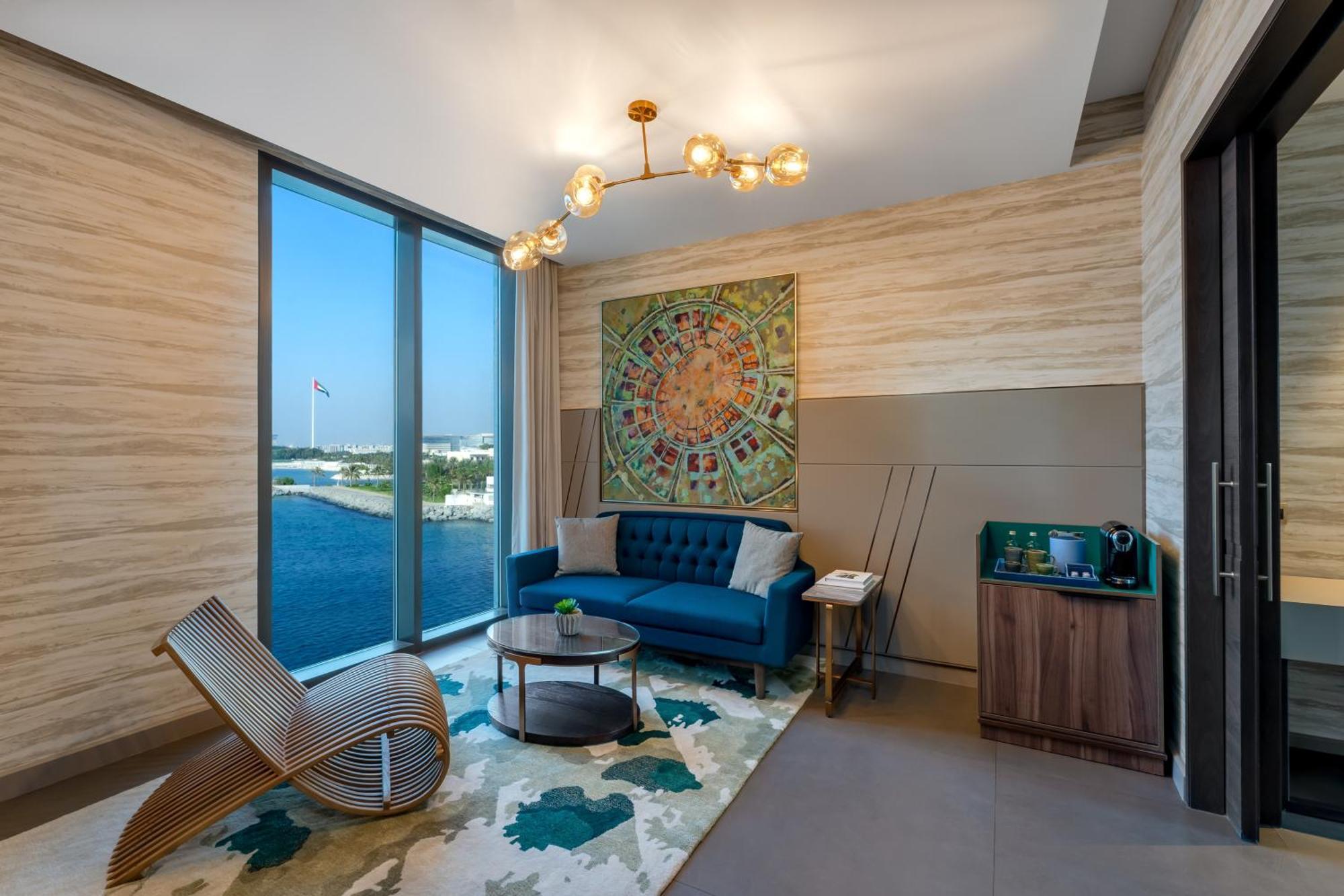 Hyatt Centric Jumeirah Dubai Luaran gambar A suite at the hotel